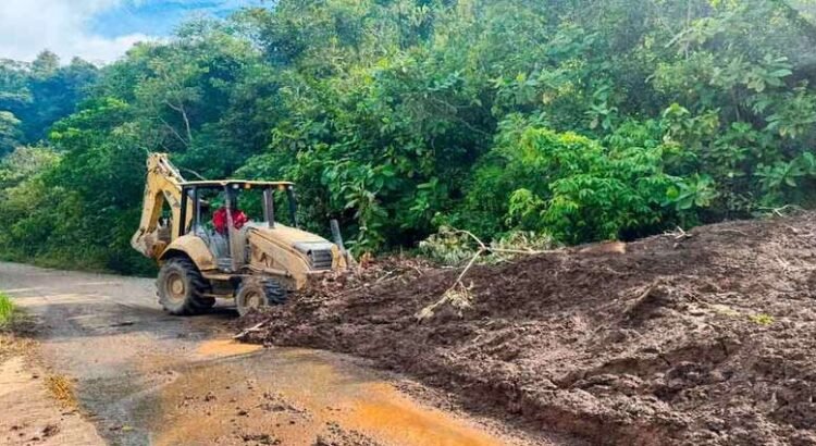 Liberación de caminos afectados por lluvias en Hidalgo supera el 50 por ciento y reducen comunidades incomunicadas