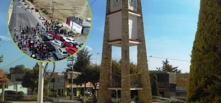 Sofocan incendio en puesto de frutas y verduras, en la Central de Abasto de Tulancingo