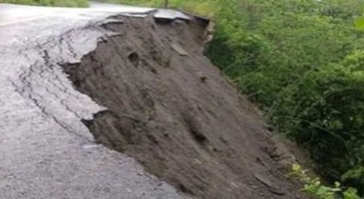 Lluvias intensas provocan deslaves y cortes de energía en la Sierra de Hidalgo