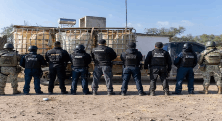 Destacan en Hidalgo aseguramiento de 5 millones de litros de Huachicol y 300 detenidos Destacan en Hidalgo aseguramiento de 5 millones de litros de Huachicol y 300 detenidos