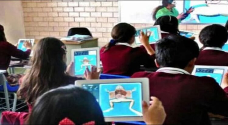 Reciben tabletas electrónicas 10 mil estudiantes de educación media superior en Hidalgo Reciben tabletas electrónicas 10 mil estudiantes de educación media superior en Hidalgo