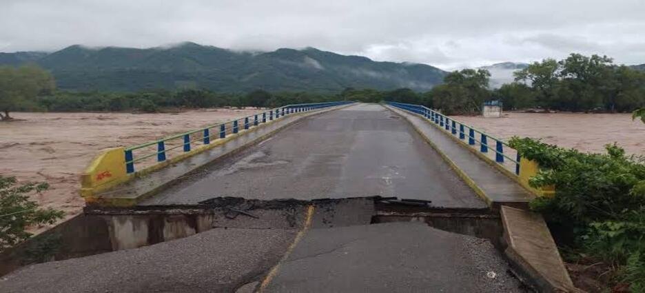 Anuncian reconstrucción de 55 puentes dañados por la vaguada monzónica en Hidalgo