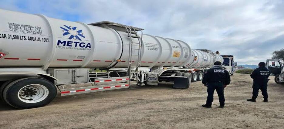 Decomisan 80 mil litros de combustible ilícito y una flotilla de autotanques en Atotonilco de Tula